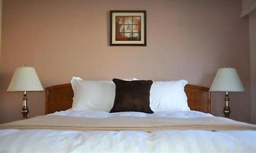 фото отеля Edgewater Hotel