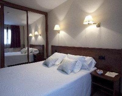 фото отеля Hotel Apartamentos Arias