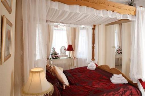 фото отеля Broadfield Hotel