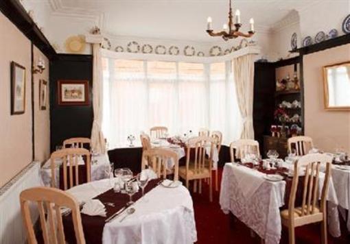 фото отеля Broadfield Hotel