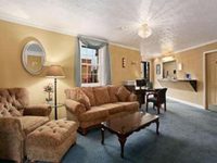 Days Inn & Suites Terre Haute