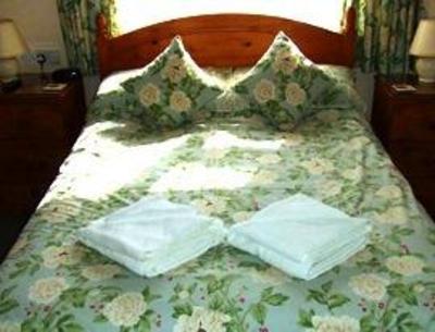 фото отеля The Denewood Guest House Sandown
