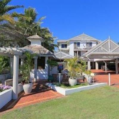 фото отеля Bargara Shoreline Apartments