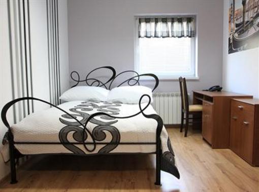 фото отеля Leo Hostel