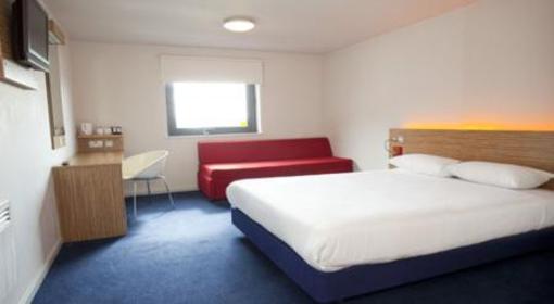 фото отеля Travelodge Hotel Uxbridge Central London