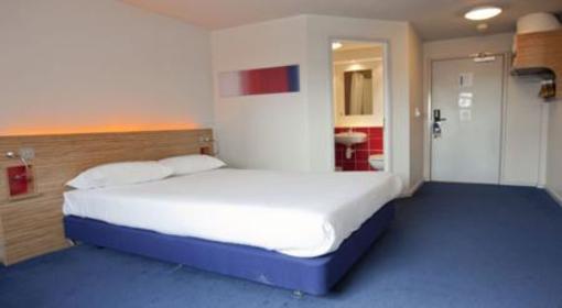 фото отеля Travelodge Hotel Uxbridge Central London