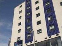 Travelodge Hotel Uxbridge Central London