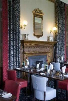 фото отеля Invercauld Arms Hotel