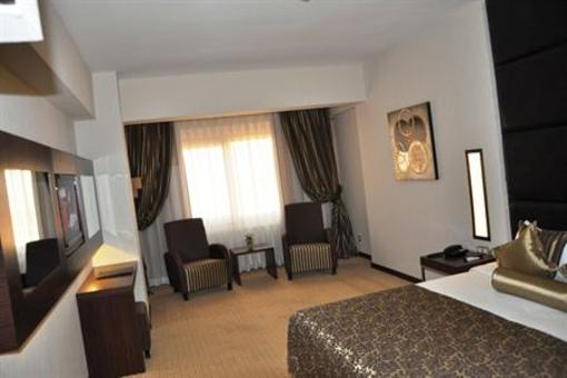 фото отеля North Point Hotel
