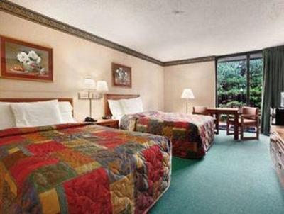 фото отеля Days Inn Fayetteville - South I-95 Exit 49