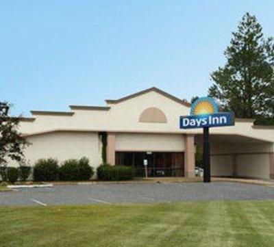 фото отеля Days Inn Fayetteville - South I-95 Exit 49