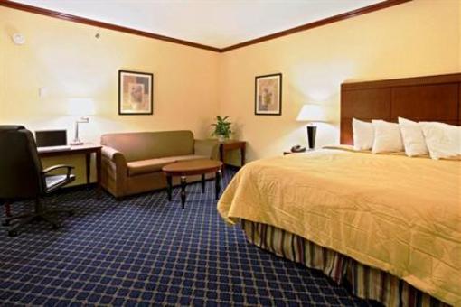 фото отеля BEST WESTERN McComb Inn & Suites