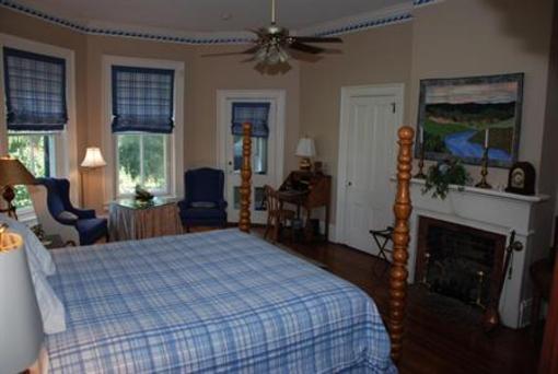 фото отеля Rockwood Manor B & B