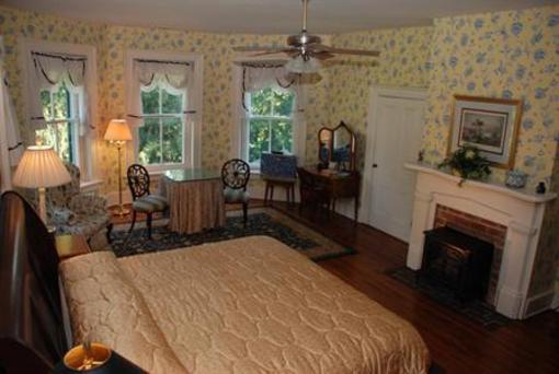 фото отеля Rockwood Manor B & B