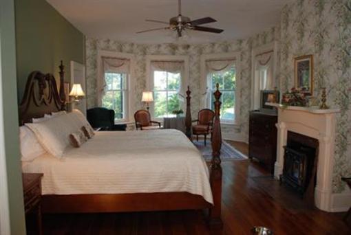 фото отеля Rockwood Manor B & B