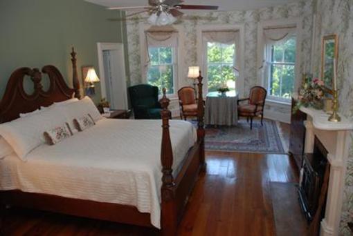 фото отеля Rockwood Manor B & B