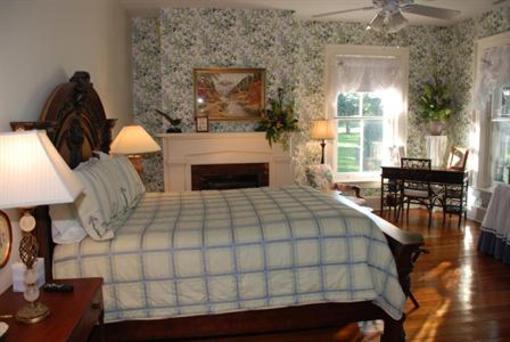 фото отеля Rockwood Manor B & B