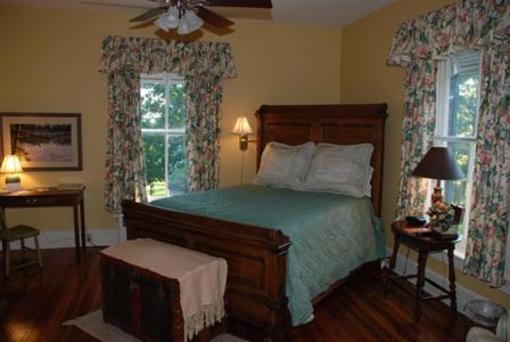 фото отеля Rockwood Manor B & B