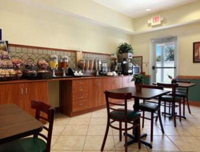 фото отеля Microtel Inn & Suites Port Charlotte