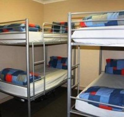 фото отеля Dickson Backpackers