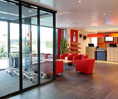 фото отеля Ibis Hotel Bulle La Gruyere