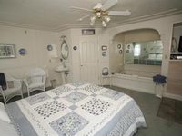 Hounds Tooth Inn