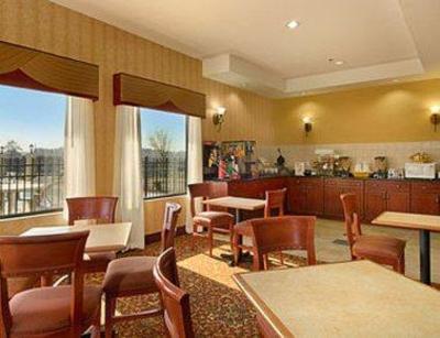 фото отеля Baymont Inn & Suites Augusta Riverwatch