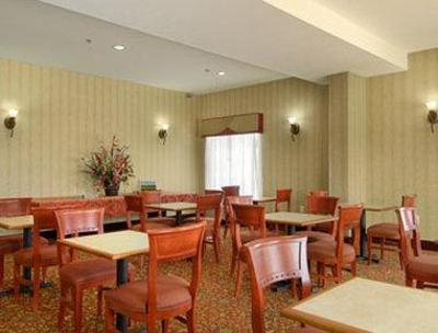 фото отеля Baymont Inn & Suites Augusta Riverwatch