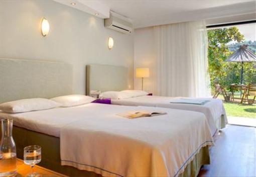 фото отеля Kamari Beach Hotel Potos