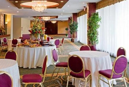 фото отеля Crowne Plaza Hotel Philadelphia - Cherry Hill