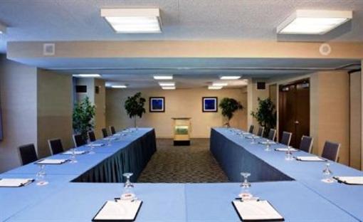 фото отеля Four Points by Sheraton Detroit Metro Airport