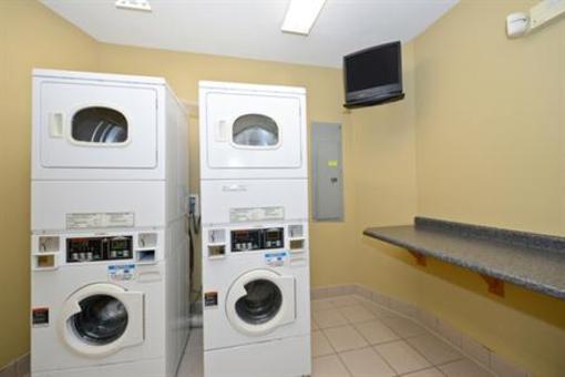фото отеля Americas Best Value Inn & Suites Kalamazoo