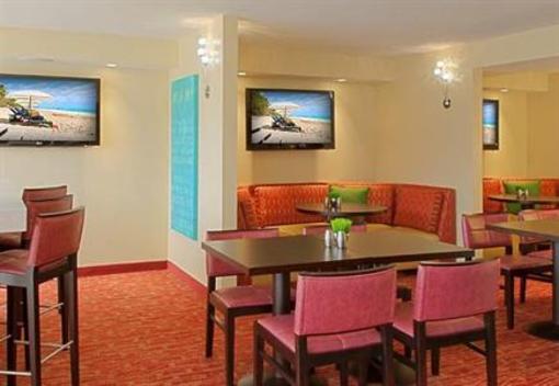 фото отеля Courtyard by Marriott Key Largo