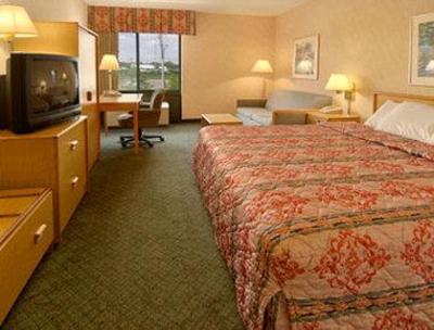 фото отеля Baymont Inn & Suites Cincinnati