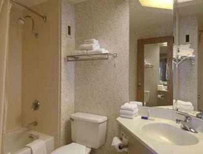 фото отеля Baymont Inn & Suites Cincinnati