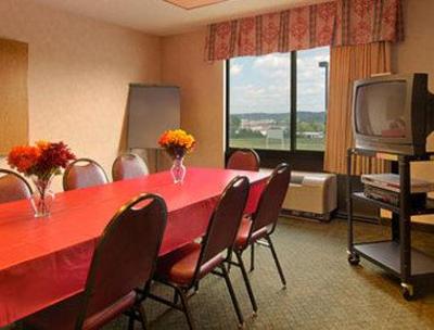 фото отеля Baymont Inn & Suites Cincinnati