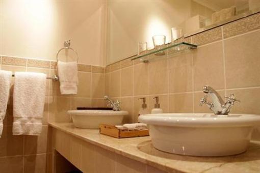 фото отеля Five Burnham Guest House