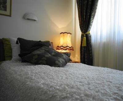 фото отеля Halvat Guesthouse