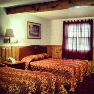 фото отеля Covered Bridge River View Lodge