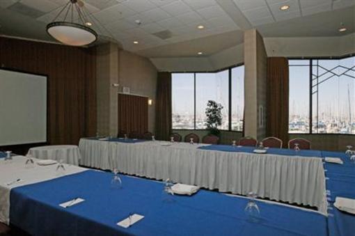 фото отеля Holiday Inn Express Hotel & Suites Ventura Harbor