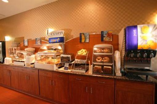 фото отеля Holiday Inn Express Hotel & Suites Ventura Harbor