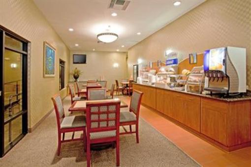 фото отеля Holiday Inn Express Hotel & Suites Ventura Harbor