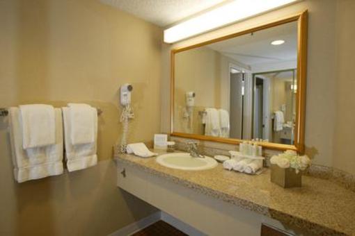 фото отеля Holiday Inn Express Hotel & Suites Ventura Harbor
