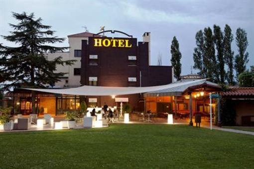 фото отеля Hotel Don Carlos Huarte