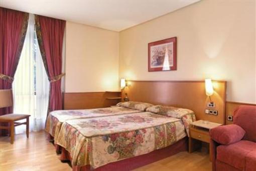 фото отеля Hotel Don Carlos Huarte