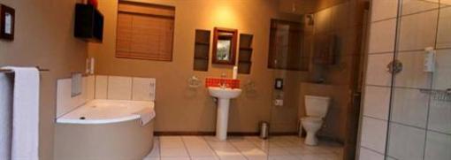 фото отеля Hog Hollow Country Lodge Plettenberg Bay