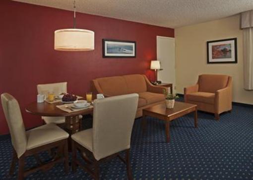 фото отеля Comfort Inn at Andrews AFB