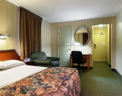 фото отеля Red Roof Inn Downtown Magnificent Mile Chicago