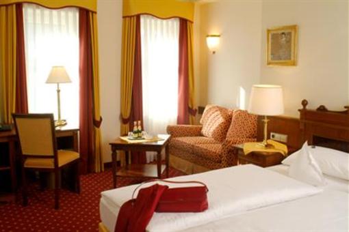 фото отеля Landhotel Zum Hessenpark Neu-Anspach
