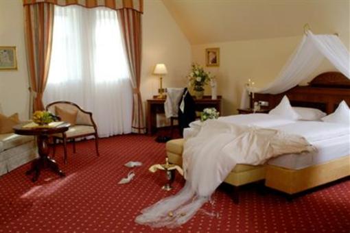 фото отеля Landhotel Zum Hessenpark Neu-Anspach